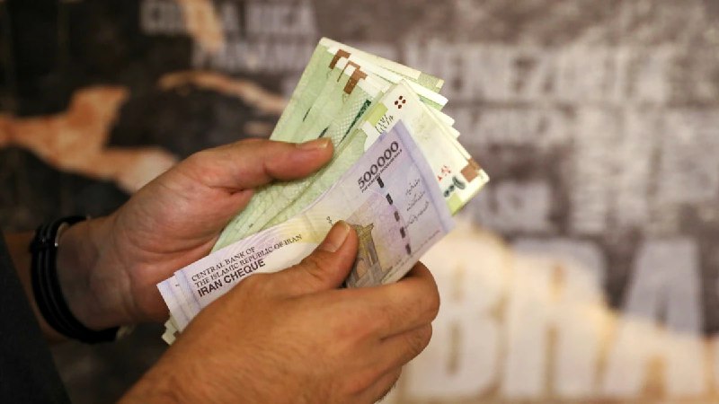 موافقت دولت با افزایش ۲۰ درصدی حقوق کارمندان