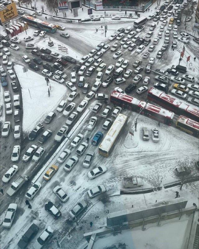 برف بارید/ تبریز قفل شد