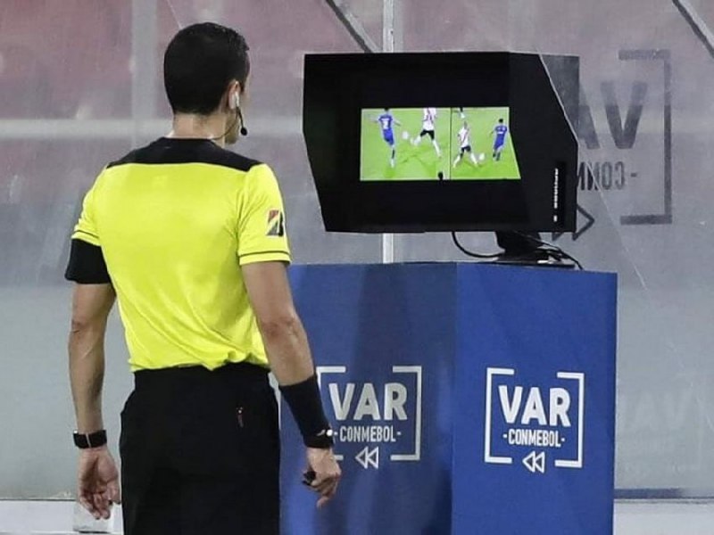 ۶ دستگاه VAR وارد ایران میشودتاج، رئیس فدراسیون فوتبال:🔹در ۶ دستگاه VAR وارد ایران میشودتاج، رئیس فدراسیون فوتبال:🔹در