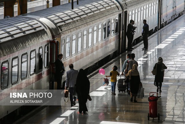 آغاز پیش فروش بلیت قطارهای نوروزی از فردا آغاز پیش فروش بلیت قطارهای نوروزی از فردا