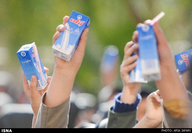 تداوم توزیع شیر رایگان در مدارس تا پایان امتحانات