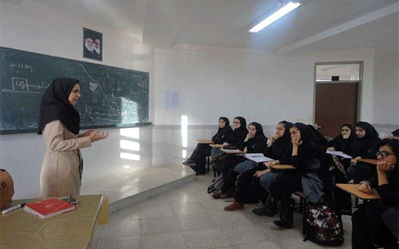 کاهش زمان فعالیت معلمان مدارس غیردولتی به ۳۰ ساعت