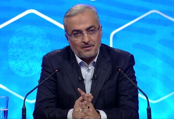 مهدی خسروی مجری مناظرهها ماند مهدی خسروی مجری مناظرهها ماند