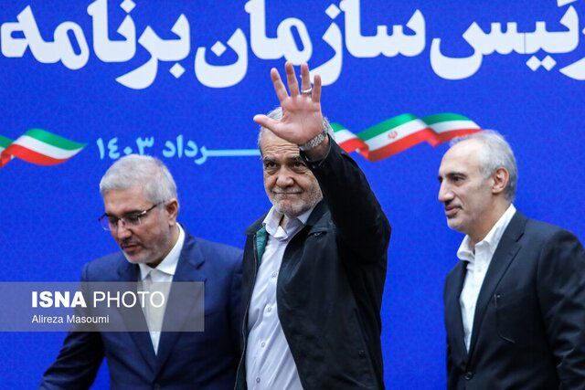 پزشکیان: اگر توان حل مسئلهای را نداشته باشیم، صادقانه پزشکیان: اگر توان حل مسئلهای را نداشته باشیم، صادقانه