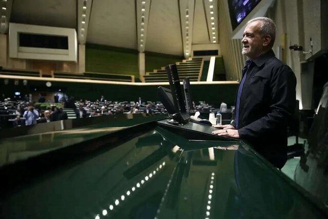 دبیری: یکشنبه وزرای پیشنهادی معرفی می شوندشهرام دبیری معاون دبیری: یکشنبه وزرای پیشنهادی معرفی می شوندشهرام دبیری معاون