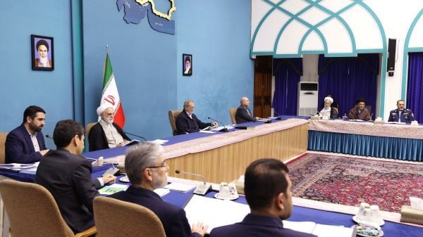 پزشکیان در شورای عالی فضای مجازی: ادامه فیلترینگ قابل قبول است