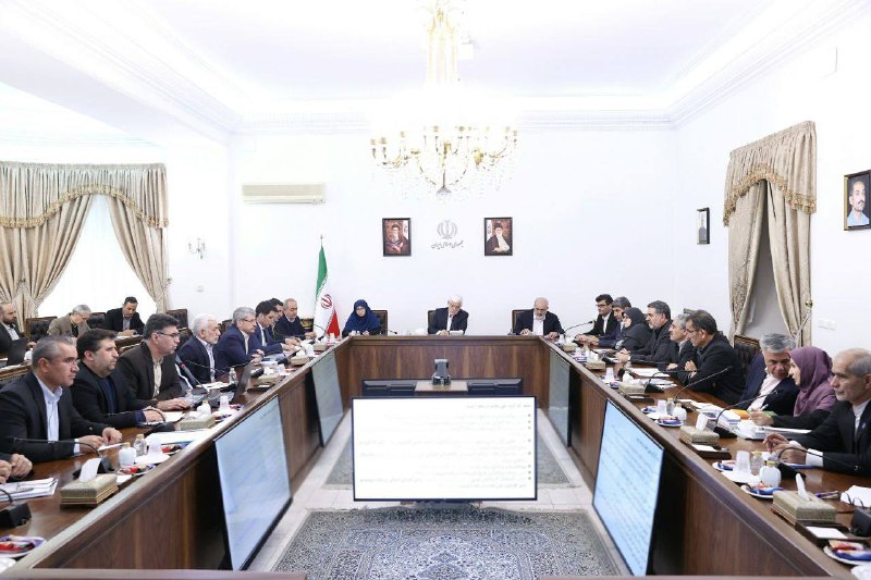 عارف: احیای دریاچه ارومیه یک طرح فراملی و حیثیتی