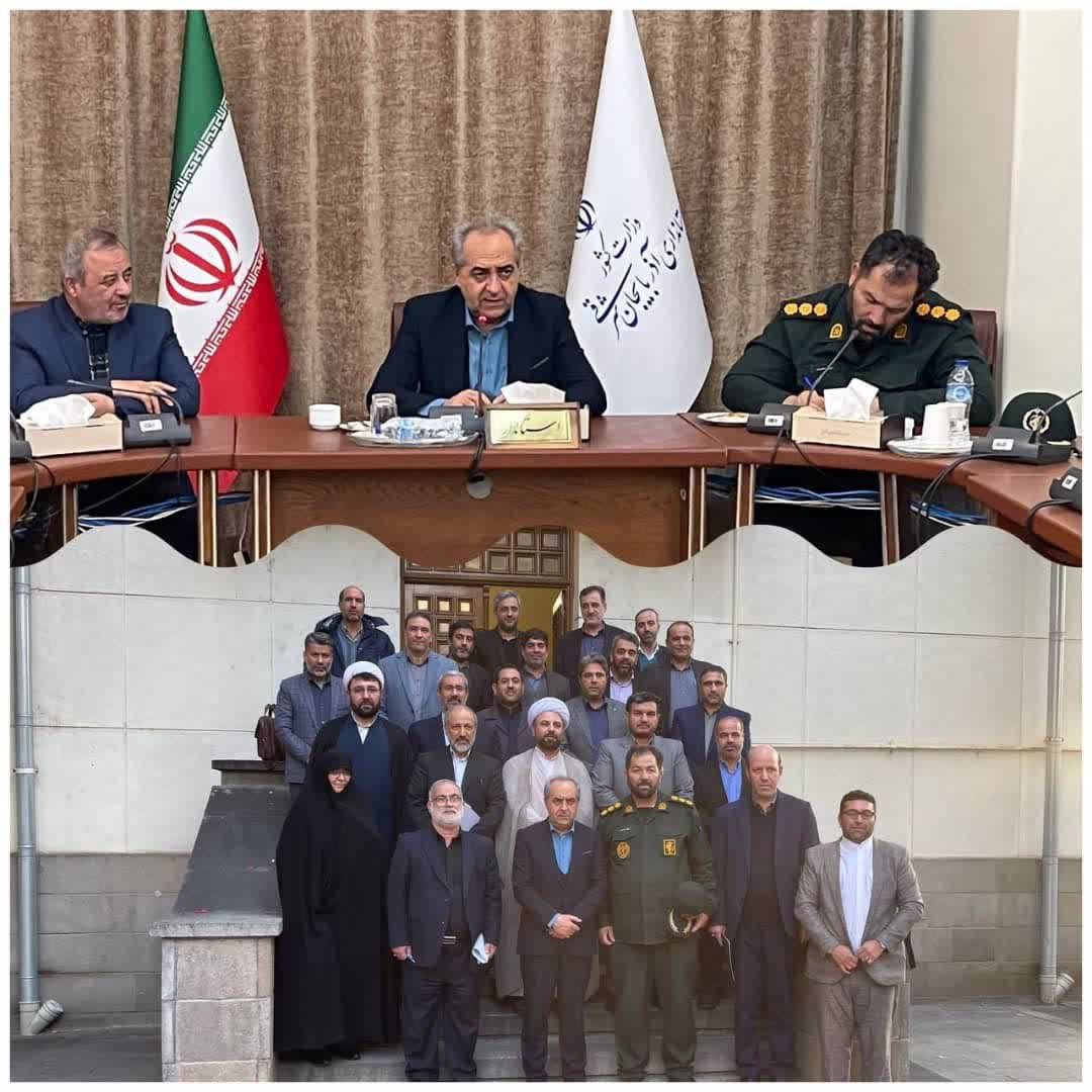 دیدار شورای هماهنگی ومجمع عالی بسیج اقشارسپاه عاشورا با استاندار آذربایجان شرقی