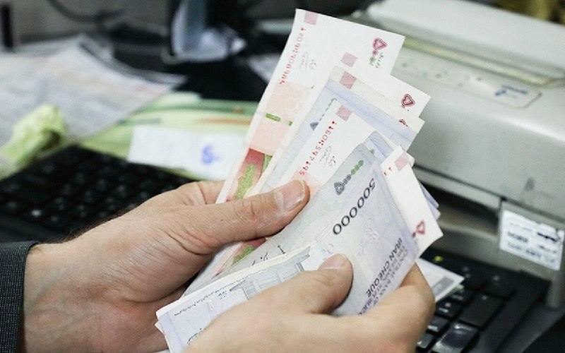 معاون پارلمانی رئیس‌جمهور: دولت قصد دارد یارانه‌های دهک‌های بالا