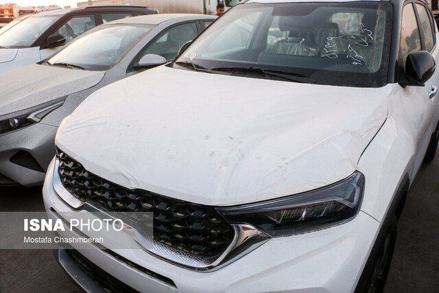 مهلت ثبت‌نام خودروهای وارداتی تا ۲۰ آذر تمدید شد🔹مدیر