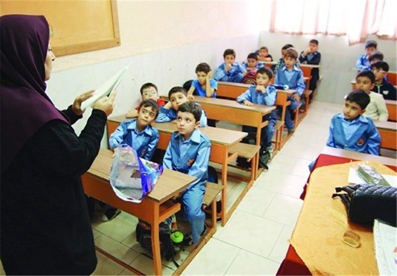 کاظمی: معلمان مدارس غیردولتی را «کارگر» نبینیم