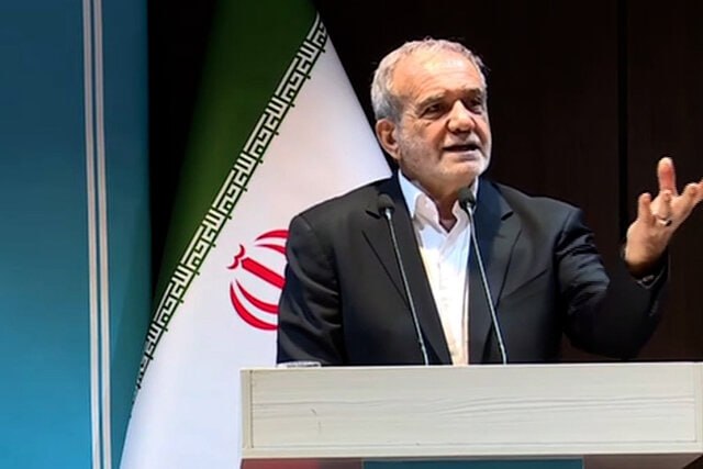 پزشکیان: اختیار به استانداران باید تصمیمگیری شود پزشکیان: اختیار به استانداران باید تصمیمگیری شود