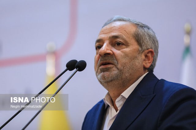 معلم با حقوق اندک نمی‌تواند انگیزه لازم برای آموزش داشته باشد