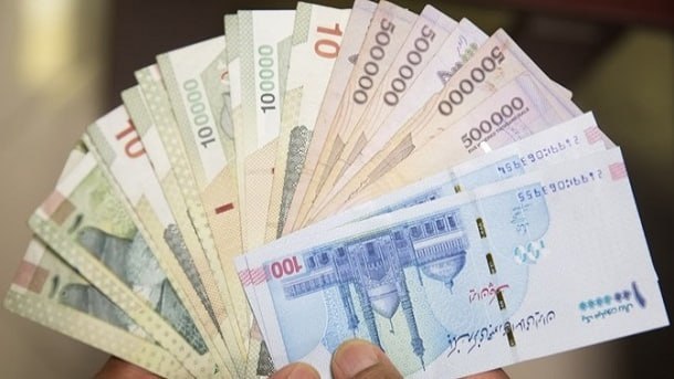 همتی: از نیازمندان یارانه نباید مالیات بگیریم