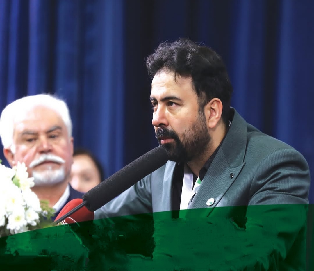 آقای صدا و سیما !  تنها برنامه پرمخاطب تلویزیون تبریز همین فوتبال تراکتور است/از پخش ازدحام تماشاگران نهراسید