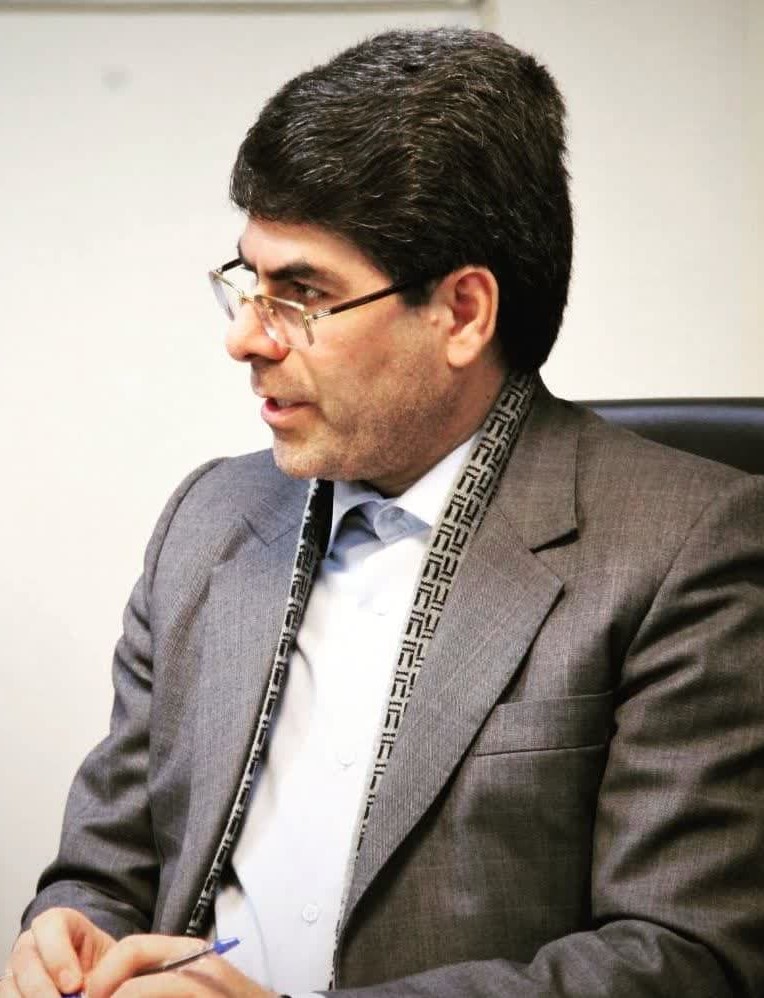در گفتگوی تلفنی مدیر مسئول پایگاه خبری یئنی تبریز با مدیر کل اطلاعات استان ؛ ابراز نگرانی از تنگ نظری و فشارهای مدیران استانی بر رسانه ها