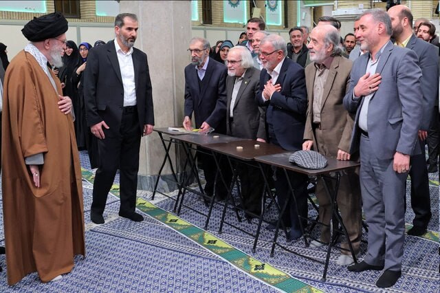 امشب؛ دیدار شاعران و اهالی فرهنگ و ادب فارسی