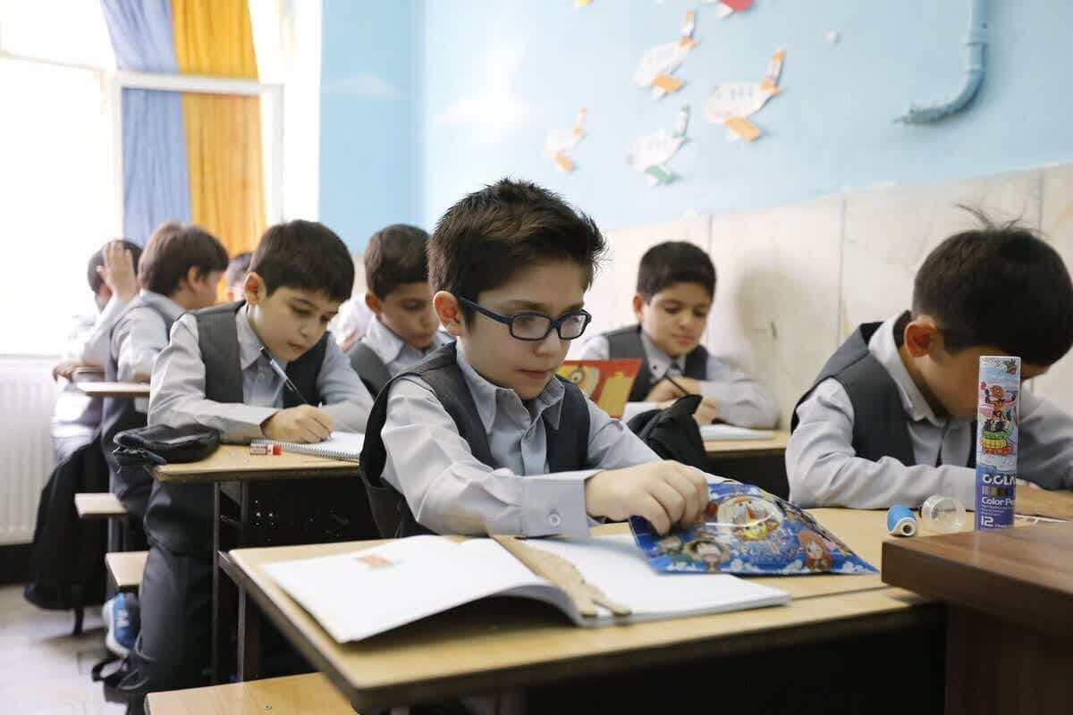 وزارت آموزش و پرورش:مدارس از برگزاری امتحانات در ایام رمضان خودداری کنند