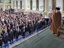 حضرت آیت‌الله خامنه‌ای: سرمایه‌گذاری نیازمند تضمین امنیت است و سه قوه باید در این زمینه کاملاً فعال و جدی باشند.