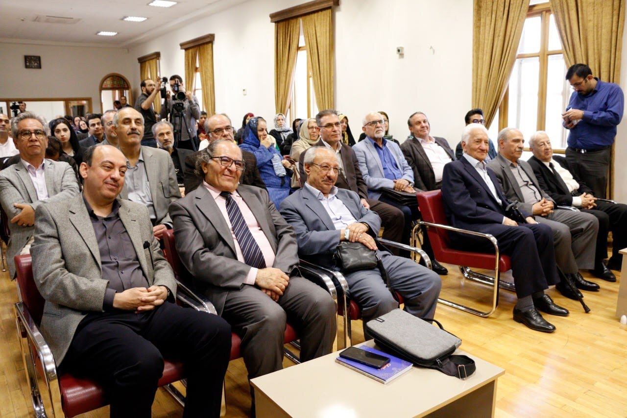   فردوسی در تبریز‌؛ پیوند آذربایجان با زبان فارسی