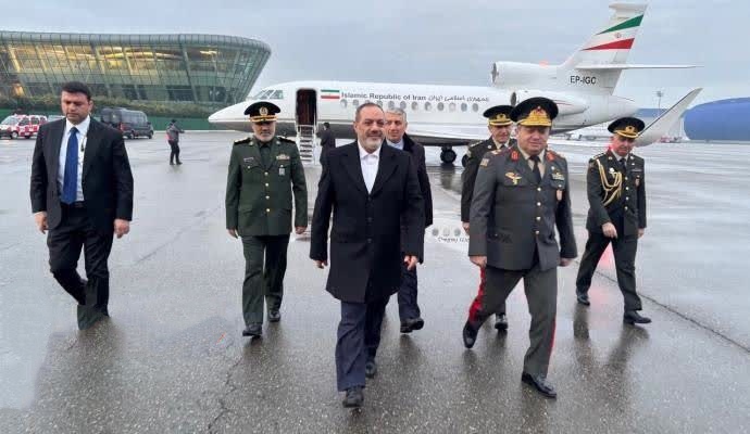 سفر وزیر دفاع به جمهوری آذربایجان